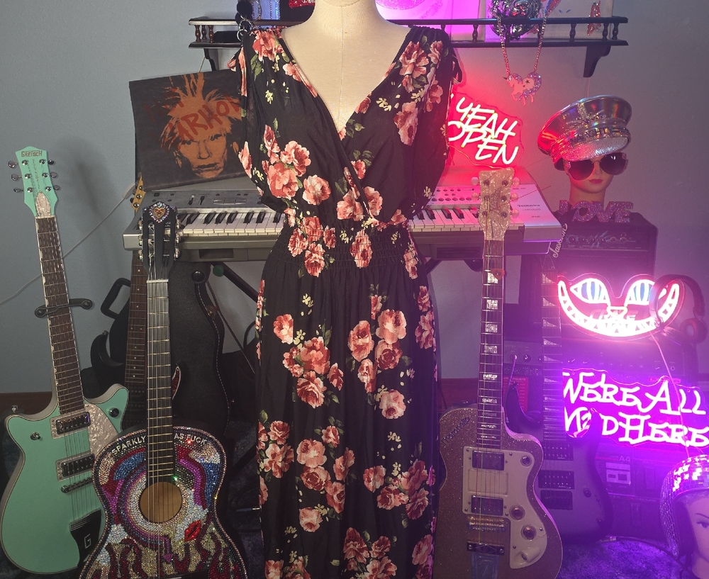 Source Unknown Black and Pink Floral Maxi Dress